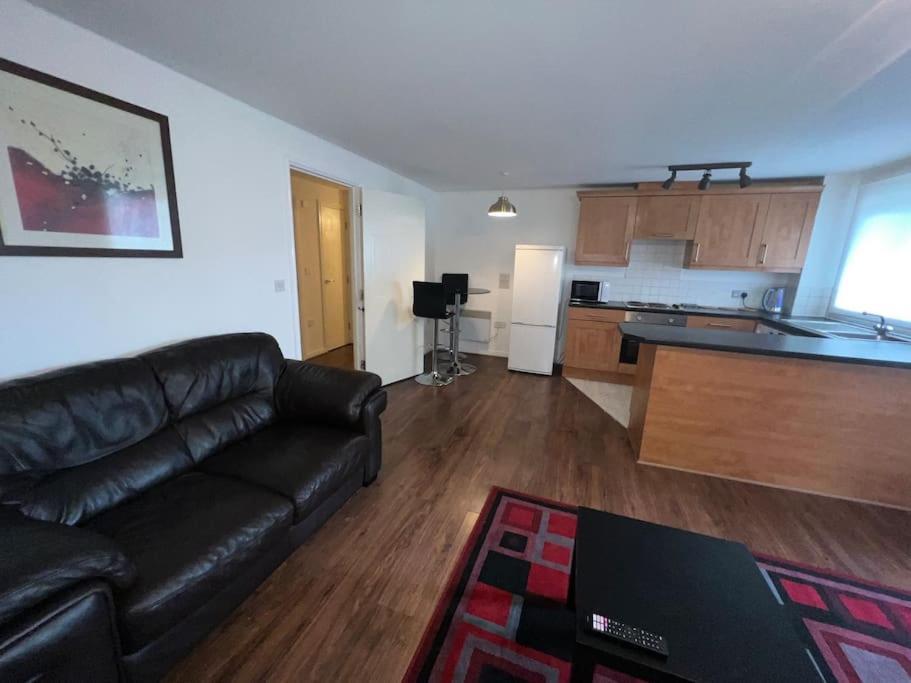 Spacious 2-Bed Apartment In Abbey Wood, Greenwich Kültér fotó